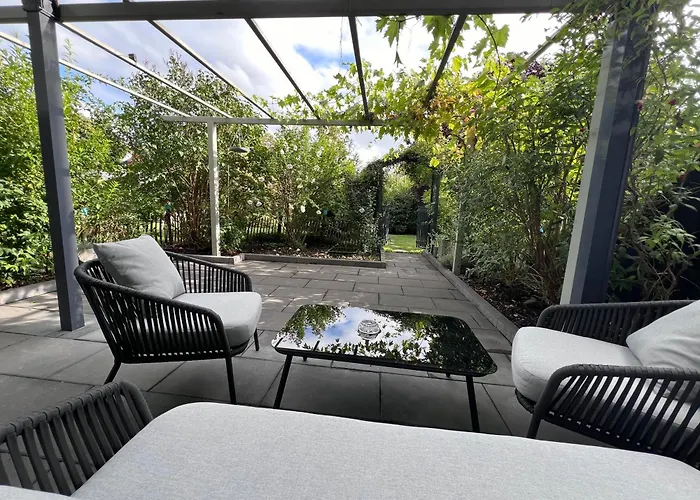Morehome Sonnenterrasse & Heimkino Switch 2 Daire